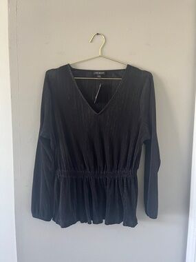 Lane Bryant Black V-Neck Pintuck Peplum Top